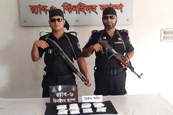 ঝিনাইদহে বাসে অভিযান, ৭ কোটি টাকার ‘ক্রিস্টাল আইস’ উদ্ধার