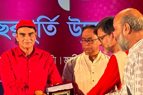 ৭০তম জন্মদিনে কবি মোহন রায়হানকে সংবর্ধনা